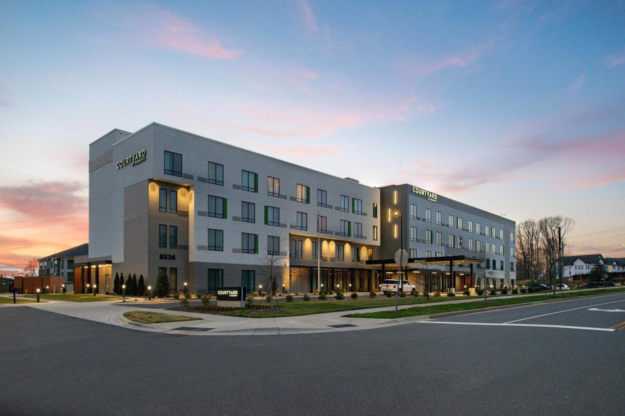 Courtyard Charlotte Steele Creek Hotel Exterior photo
